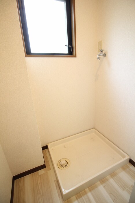 物件内観写真17　(洗濯機置場)