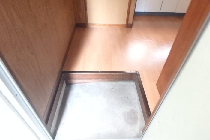 物件内観写真18　(玄関)
