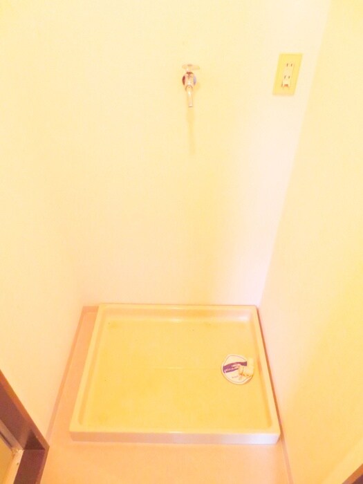 物件内観写真13　(洗濯機置場)