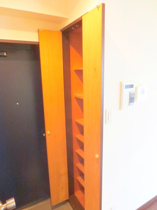 物件内観写真15　(靴箱)