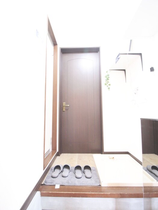 物件内観写真21　(玄関)