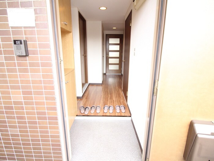 物件内観写真17　(玄関)