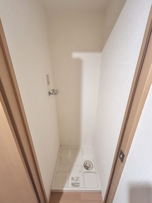 物件内観写真14　(洗濯機置場)