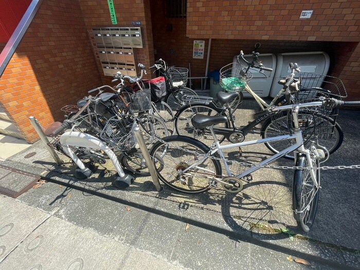 物件外観写真3　(駐輪場)