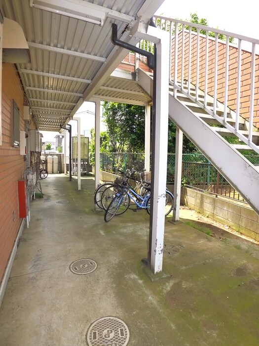 物件外観写真6　(駐輪場)