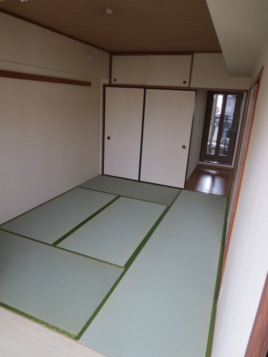 物件内観写真9　(居室)