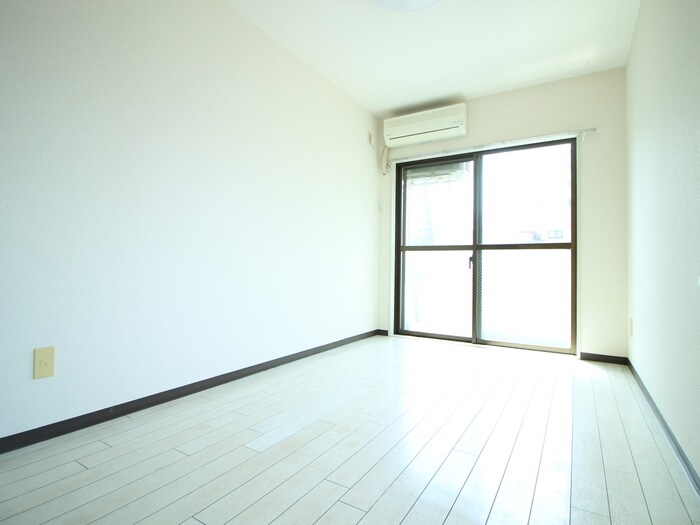 物件内観写真5　(居室)