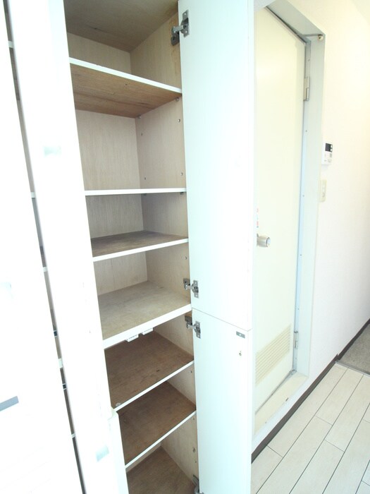 物件内観写真11　(収納)
