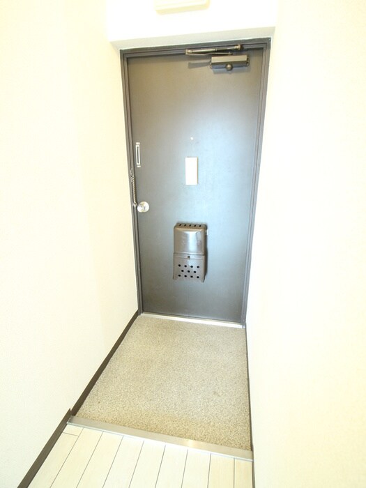 物件内観写真12　(玄関)