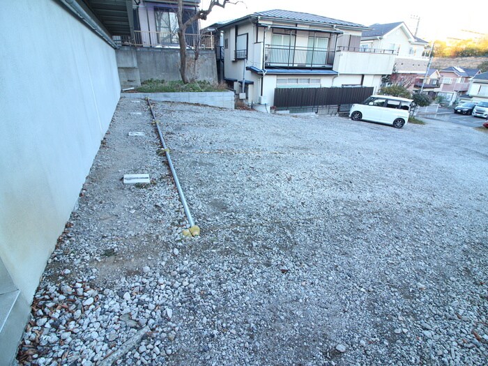 物件外観写真3　(駐車場)
