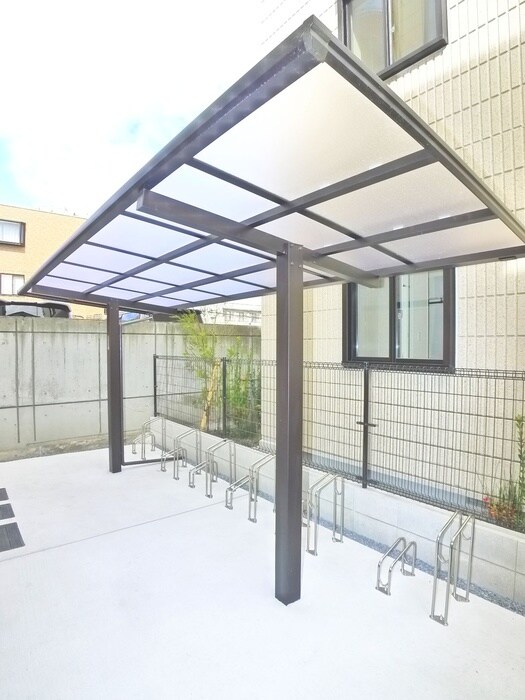 物件外観写真5　(駐輪場)