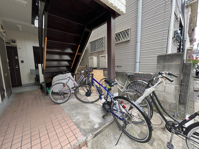 物件外観写真6　(駐輪場)