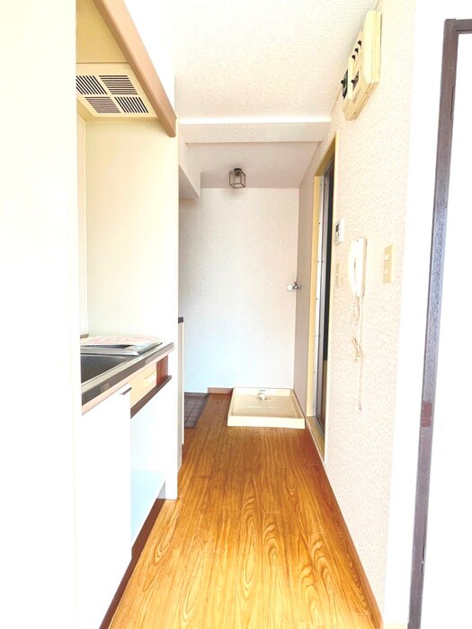 物件内観写真15　(廊下)