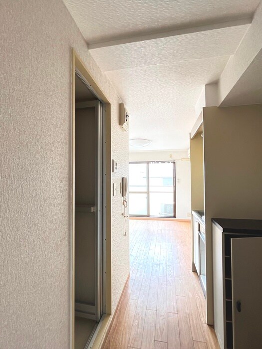 物件内観写真18　(廊下)