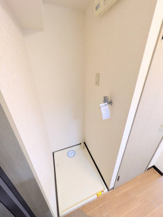 物件内観写真11　(洗濯機置場)