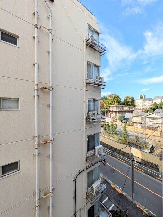 物件内観写真13　(室内からの展望)