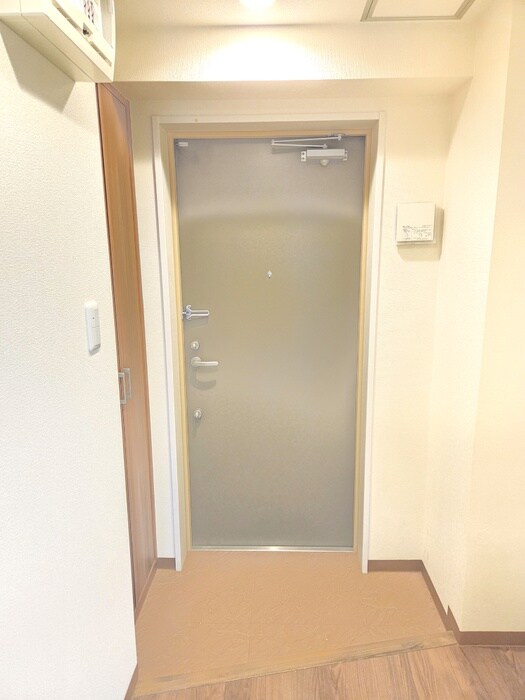 物件内観写真11　(玄関)