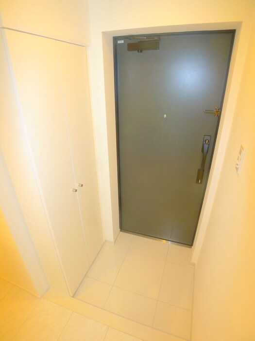 物件内観写真16　(玄関)