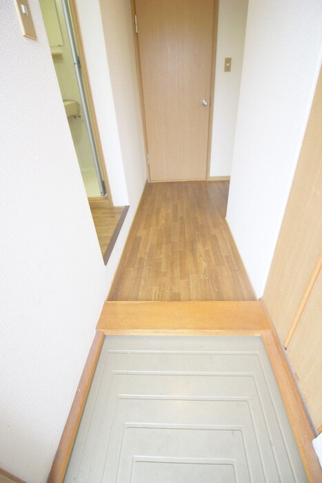 物件内観写真17　(玄関)