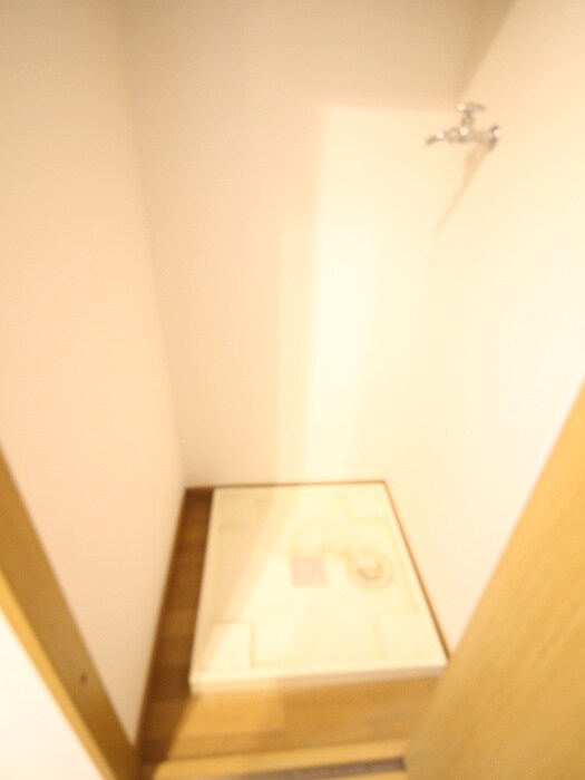 物件内観写真14　(洗濯機置場)