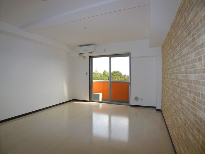 物件内観写真10　(室内からの展望)