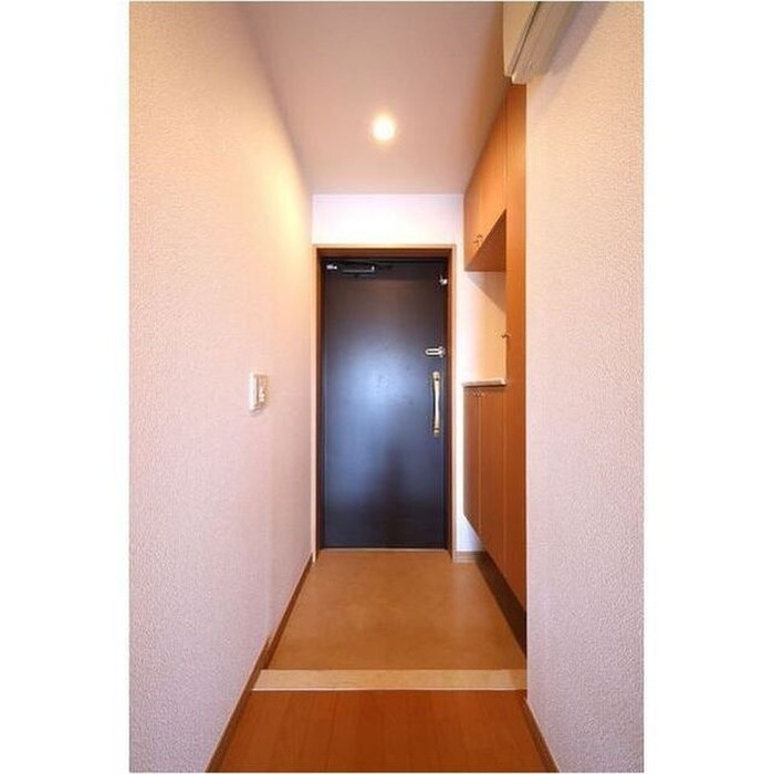 物件内観写真5　(玄関)