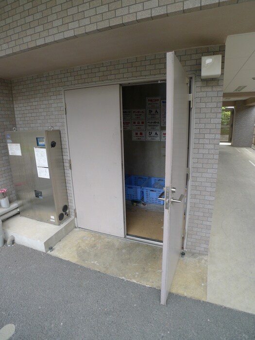 物件外観写真4　(建物設備)
