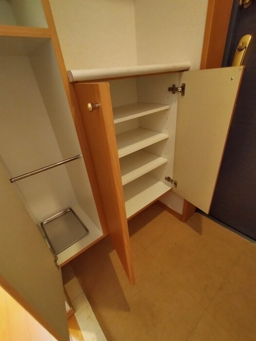 物件内観写真15　(靴箱)