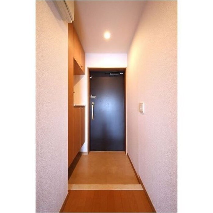物件内観写真16　(玄関)