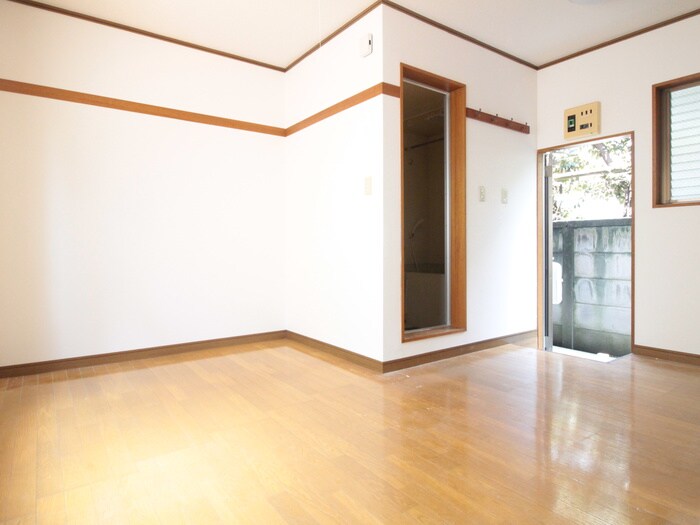 物件内観写真9　(玄関)