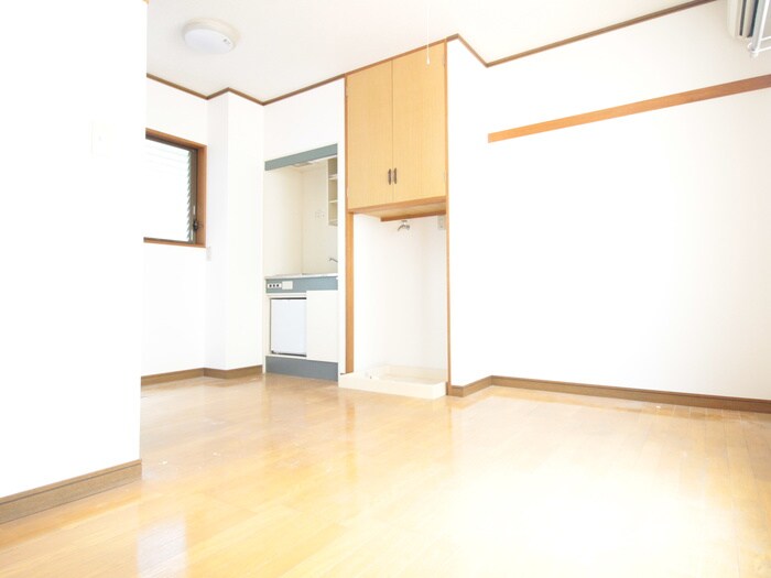 物件内観写真10　(洗濯機置場)