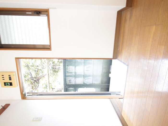 物件内観写真13　(玄関)