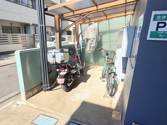 物件外観写真5　(駐輪場)