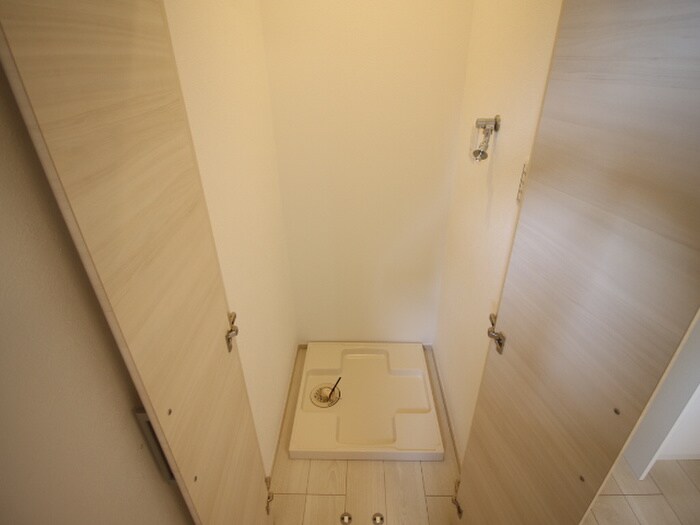 物件内観写真11　(洗濯機置場)