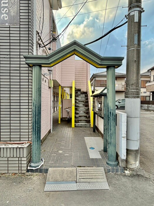物件外観写真5　(エントランス部分)