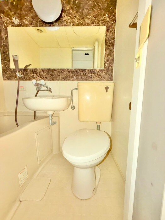 物件内観写真15　(トイレ)