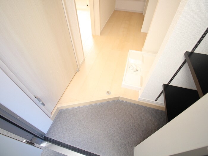 物件内観写真15　(玄関)