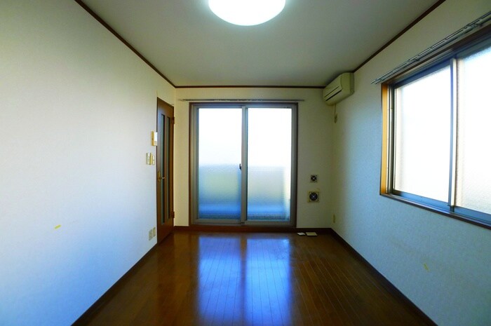 物件内観写真9　(居室)