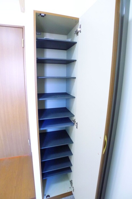 物件内観写真15　(靴箱)