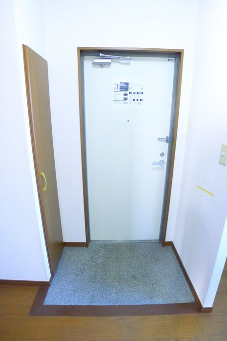 物件内観写真17　(玄関)