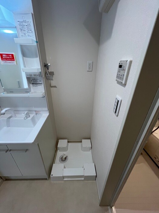 物件内観写真11　(洗濯機置場)