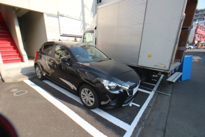 物件外観写真2　(駐車場)