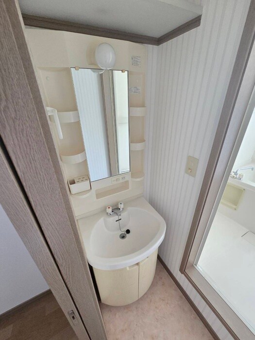 物件内観写真11　(洗面)