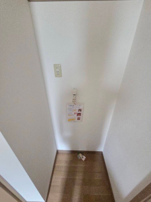 物件内観写真12　(洗濯機置場)