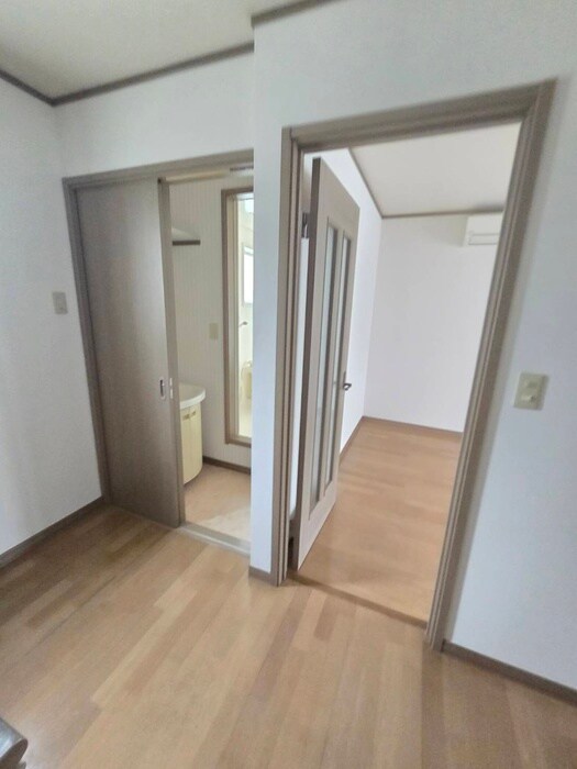 物件内観写真18　(廊下)