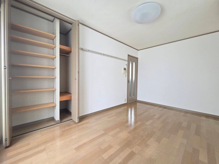 物件内観写真21　(居室)