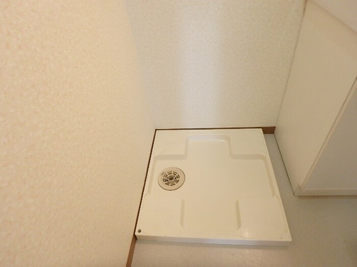 物件内観写真10　(洗濯機置場)