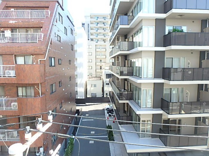 物件内観写真18　(室内からの展望)