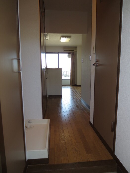 物件内観写真16　(玄関)