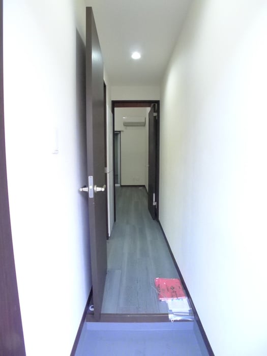 物件内観写真16　(玄関)